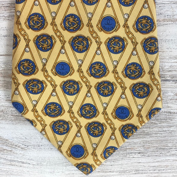 Chanel Paris Gold CC Tie Silk Tie Italy. - Picture 2 of 8